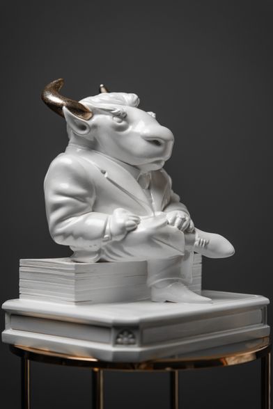 Statuette The Important Taurus with Gold