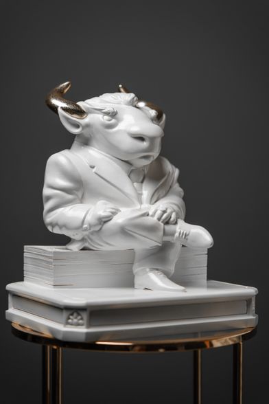 Statuette The Important Taurus with Gold