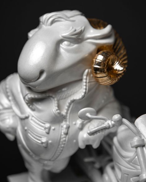 Statuette Rebellious Aries with Gold