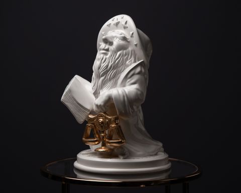 Statuette “Libra with Gold”