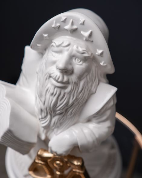 Statuette “Libra with Gold”