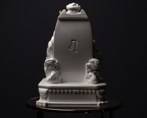 Statuette “Brutal Leo with Gold”