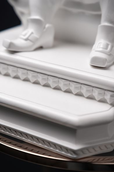 Statuette “Brutal Leo with Gold”