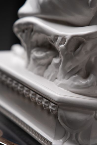 Statuette “Brutal Leo with Gold”