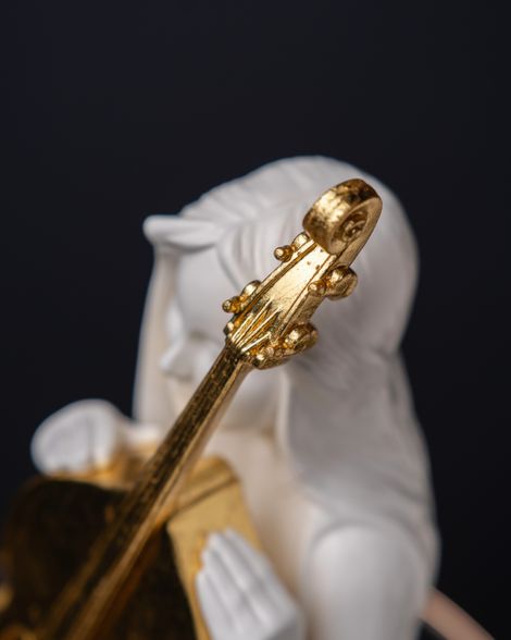 Statuette “Musical Virgo with Gold”