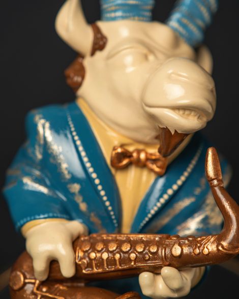 Statuette “Capricorn in the Rhythm of Jazz” — Blue Masquerade