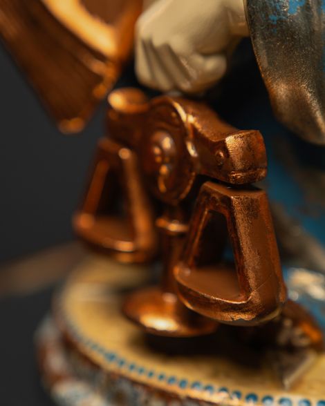 Libra Statuette – Blue Masquerade