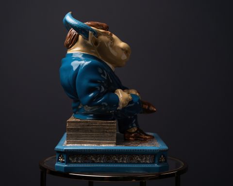 Statuette Taurus – Blue Masquerade