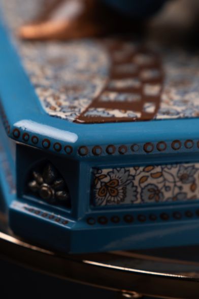 Statuette Taurus – Blue Masquerade