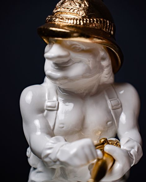 Statuette The Firefighting Aquarius with Gold