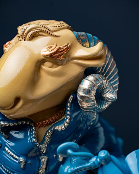 Statuette Aries – Blue Masquerade