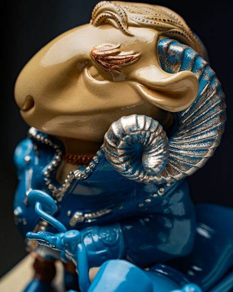 Statuette Aries – Blue Masquerade