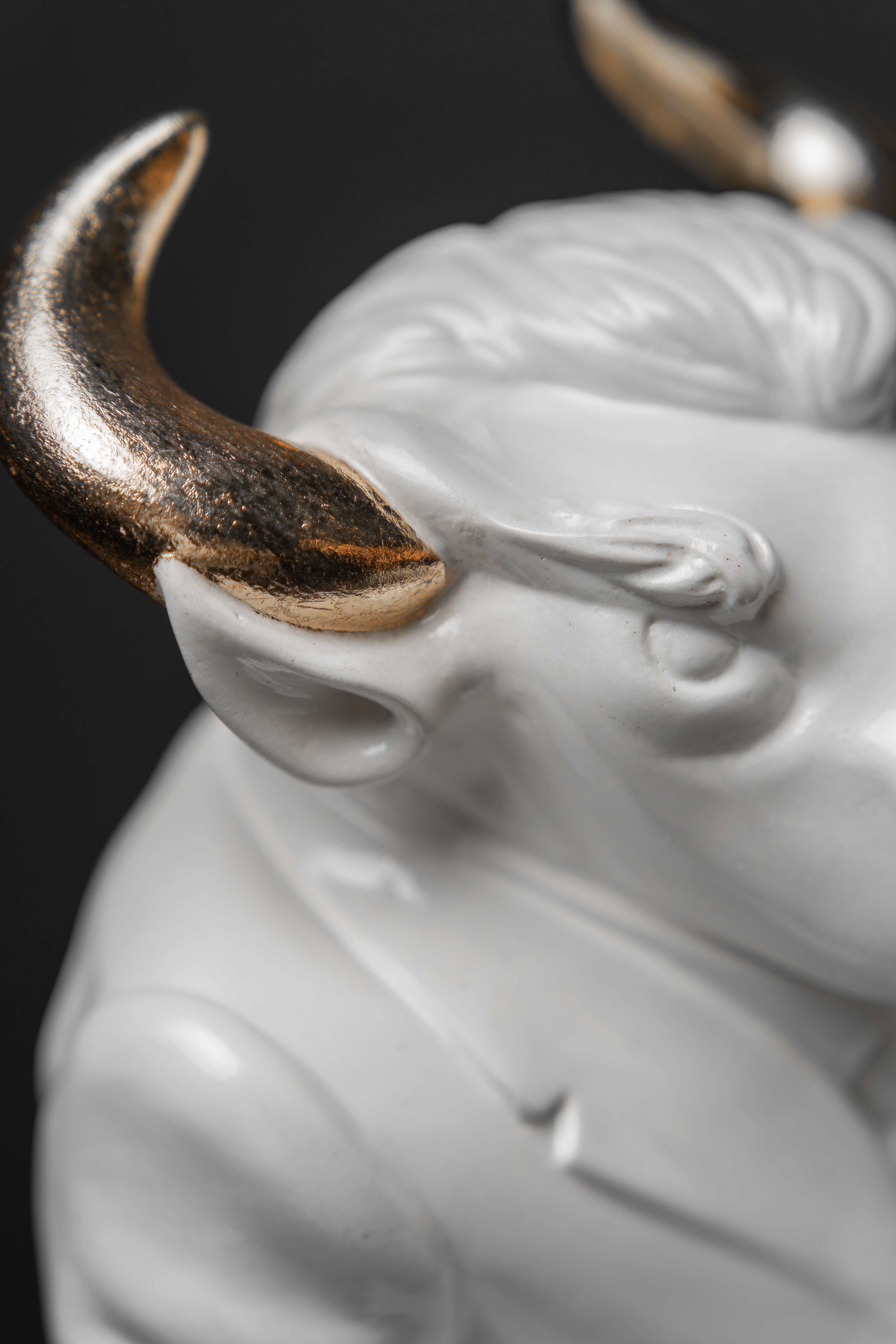 Statuette “The Important Taurus with Gold”