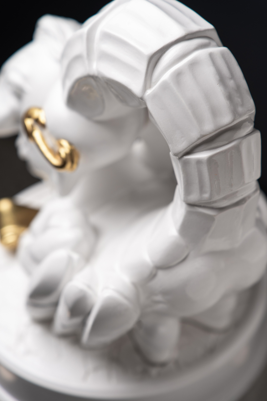 Statuette “Mysterious Scorpio with Gold”