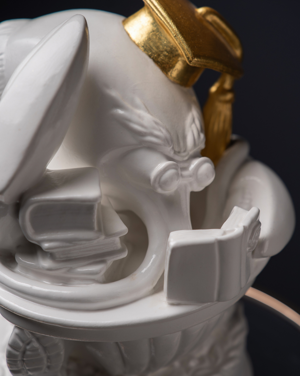 Statoette Thoughtful Cancer With Gold