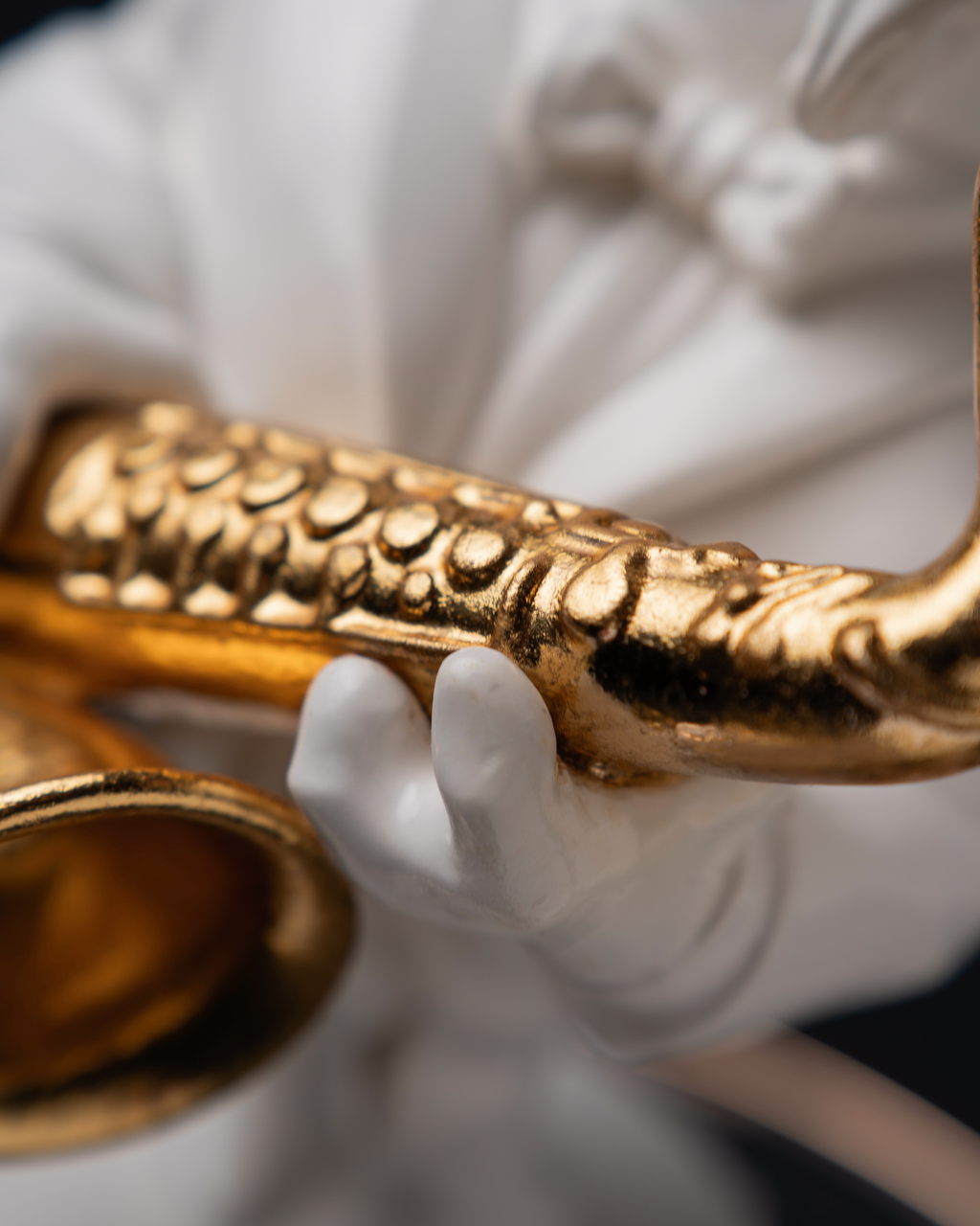 Statuette “Capricorn in the Rhythm of Jazz with Gold”