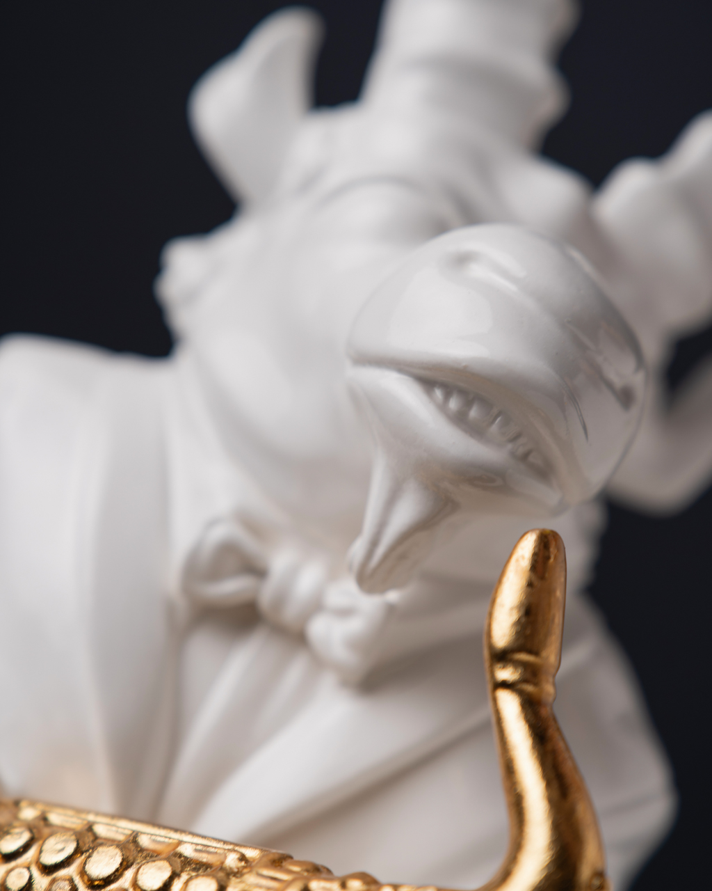 Statuette “Capricorn in the Rhythm of Jazz with Gold”