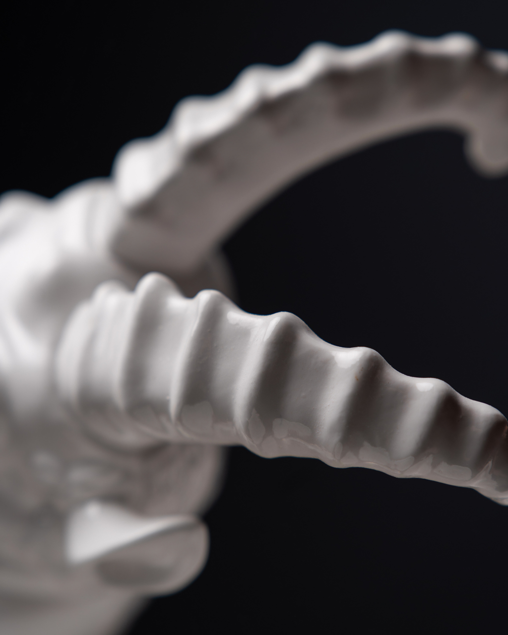 Statuette “Capricorn in the Rhythm of Jazz with Gold”