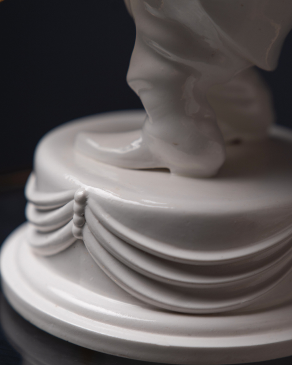 Statuette “Capricorn in the Rhythm of Jazz with Gold”