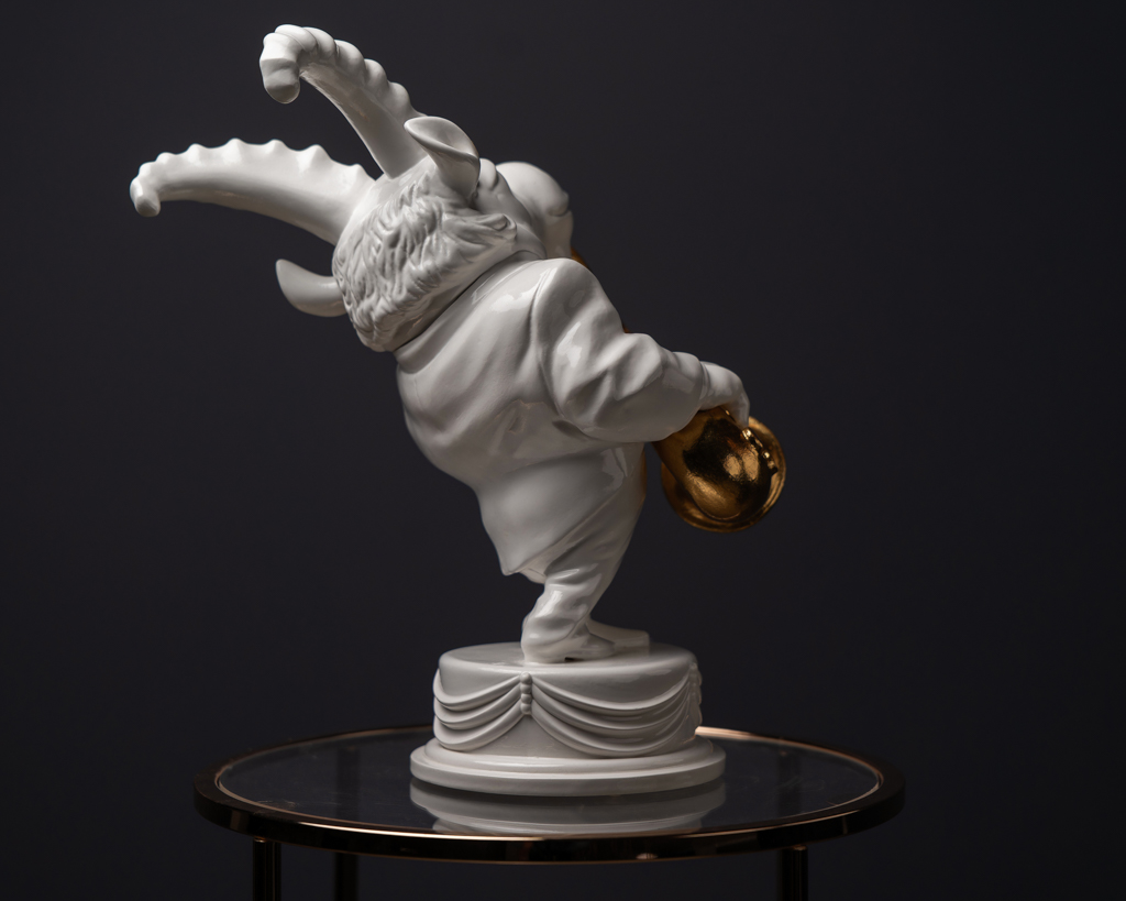 Statuette “Capricorn in the Rhythm of Jazz with Gold”