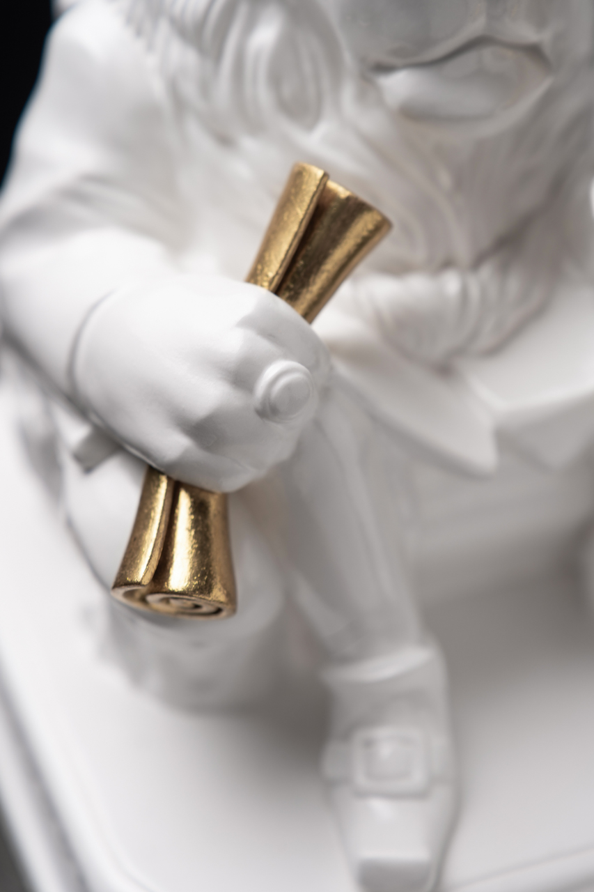 Statuette “Brutal Leo with Gold”