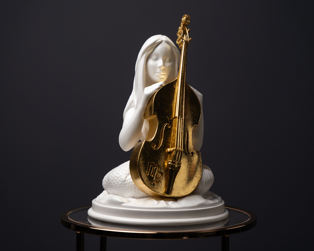 Statuette “Musical Virgo with Gold”