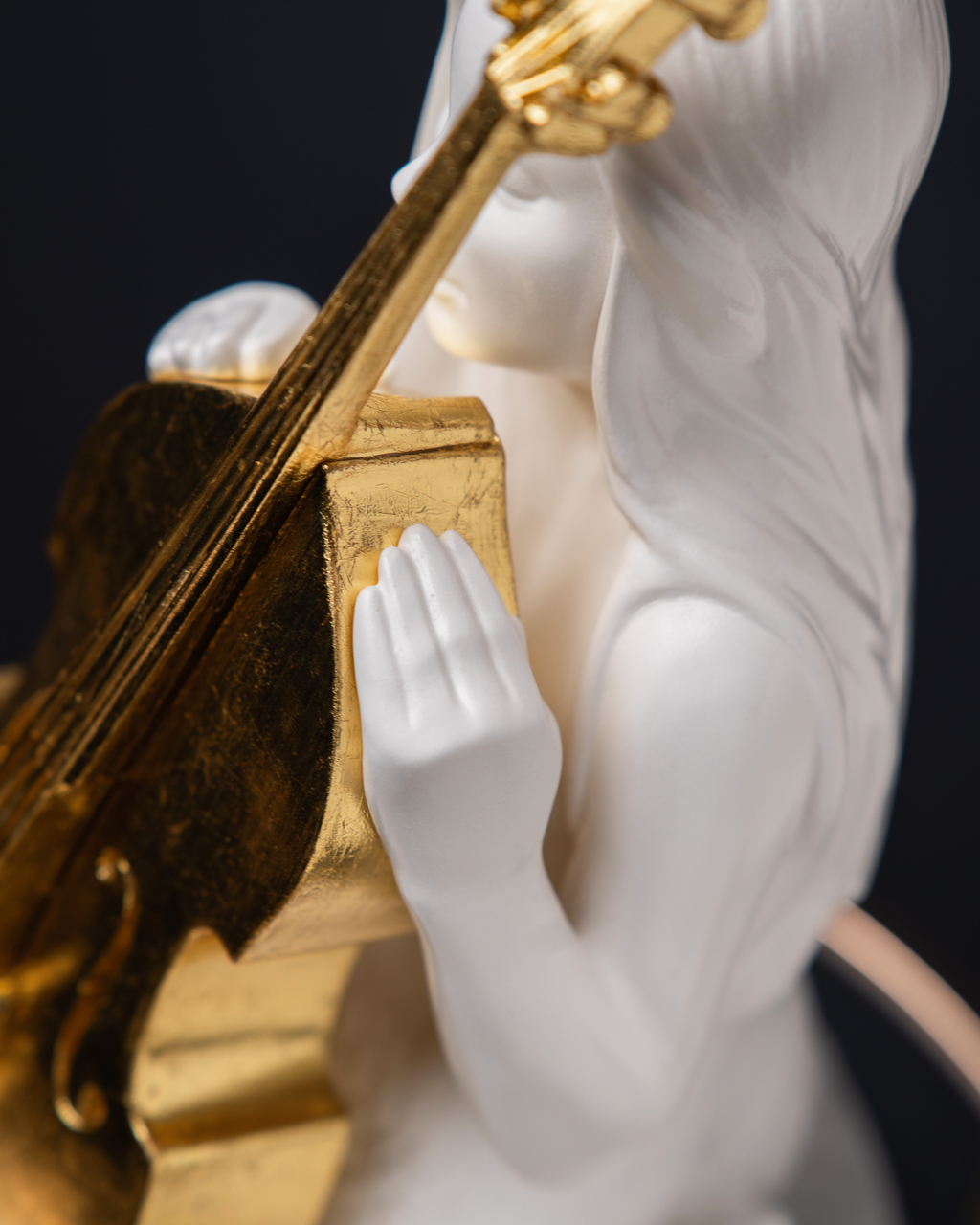 Statuette “Musical Virgo with Gold”
