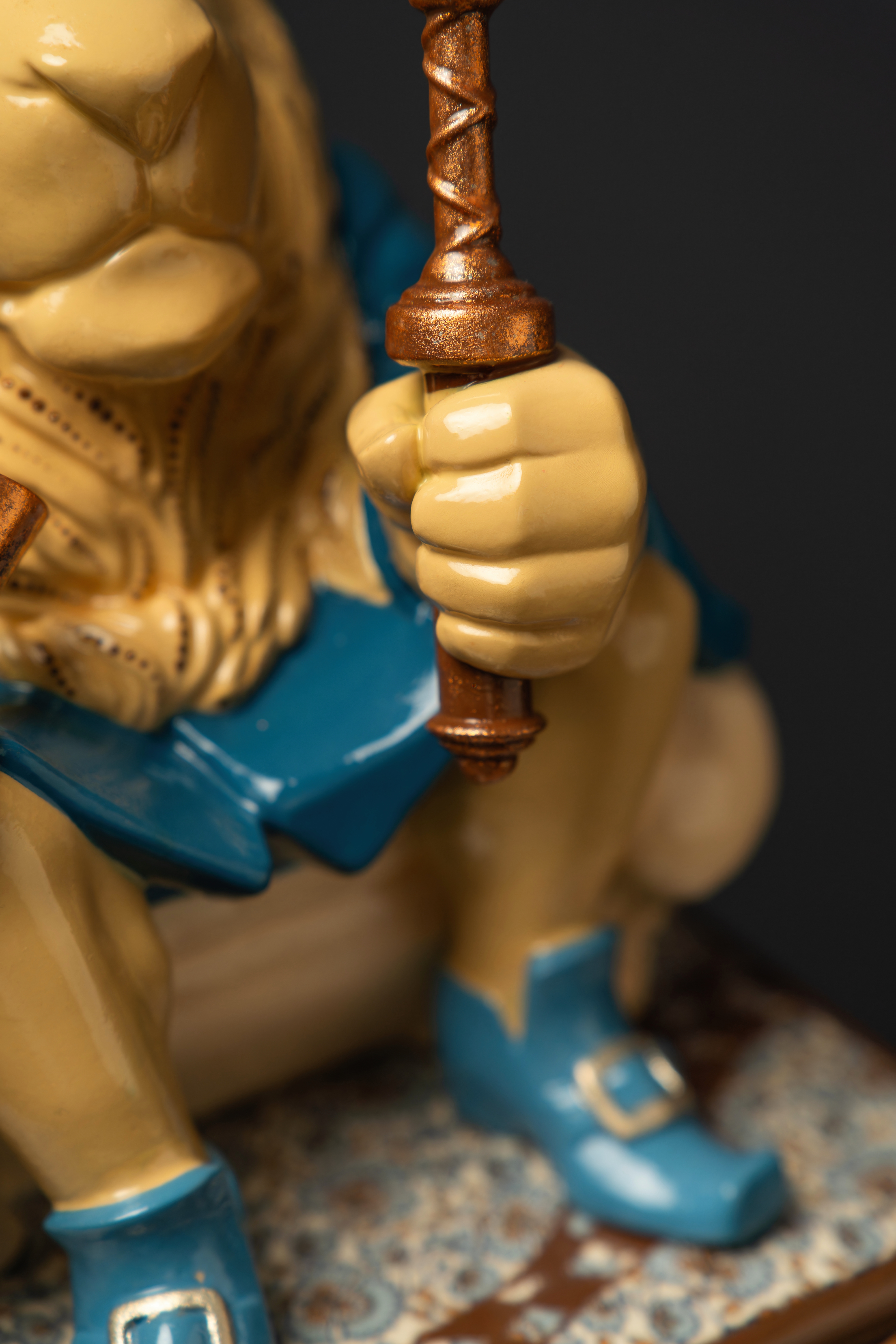 Statuette Leo – Blue Masquerade