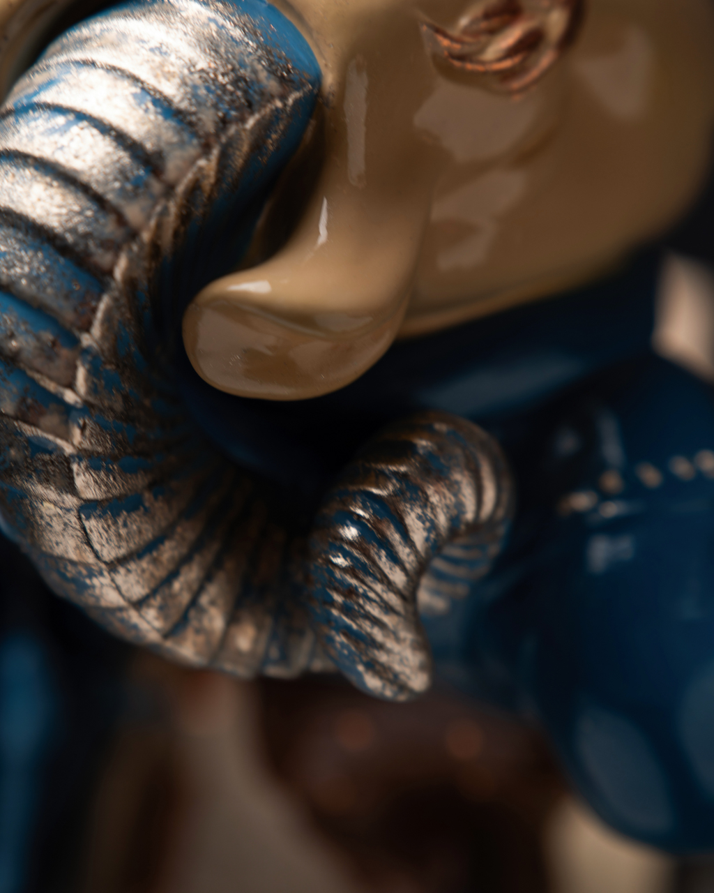 Statuette Aries – Blue Masquerade