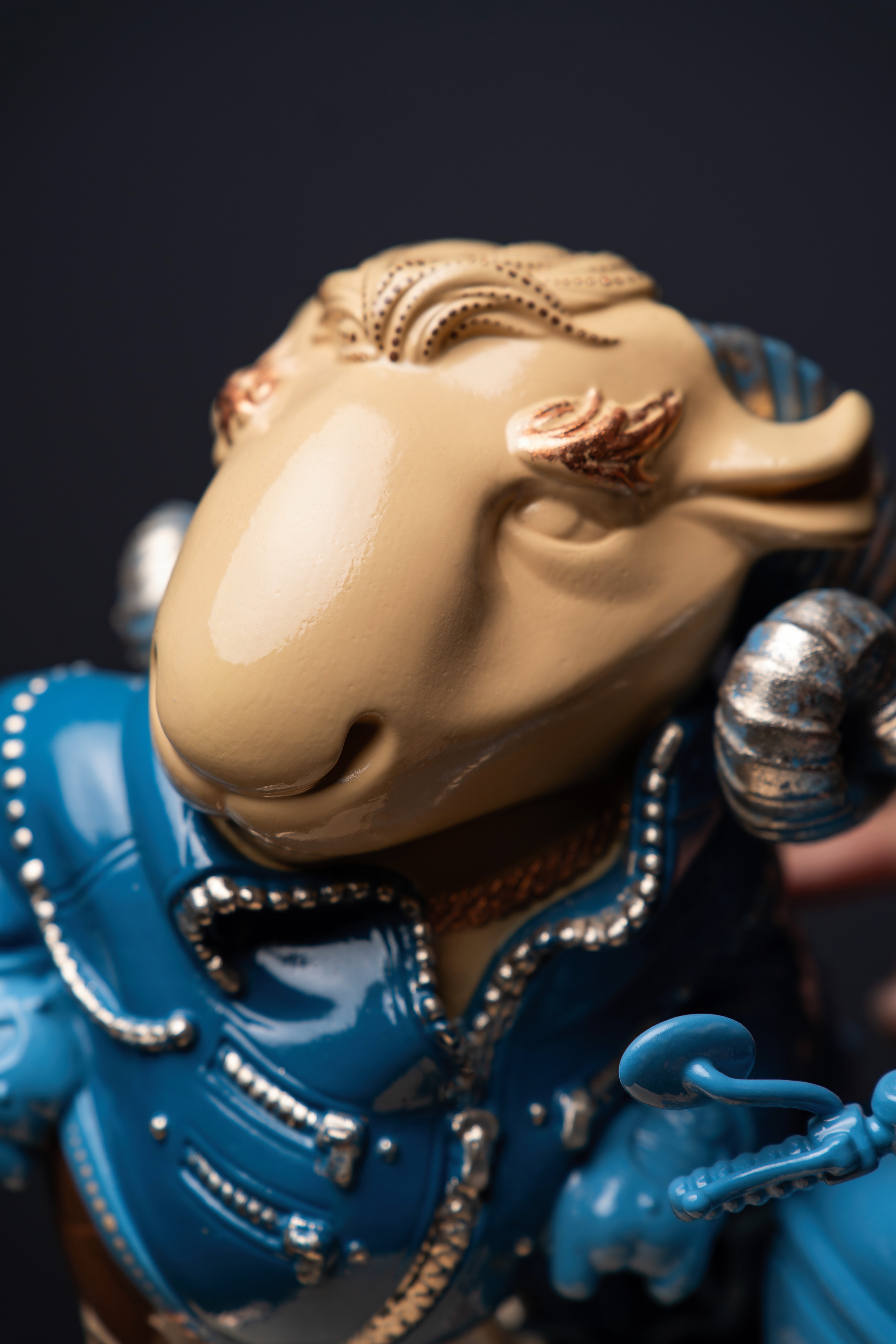 Statuette Aries – Blue Masquerade