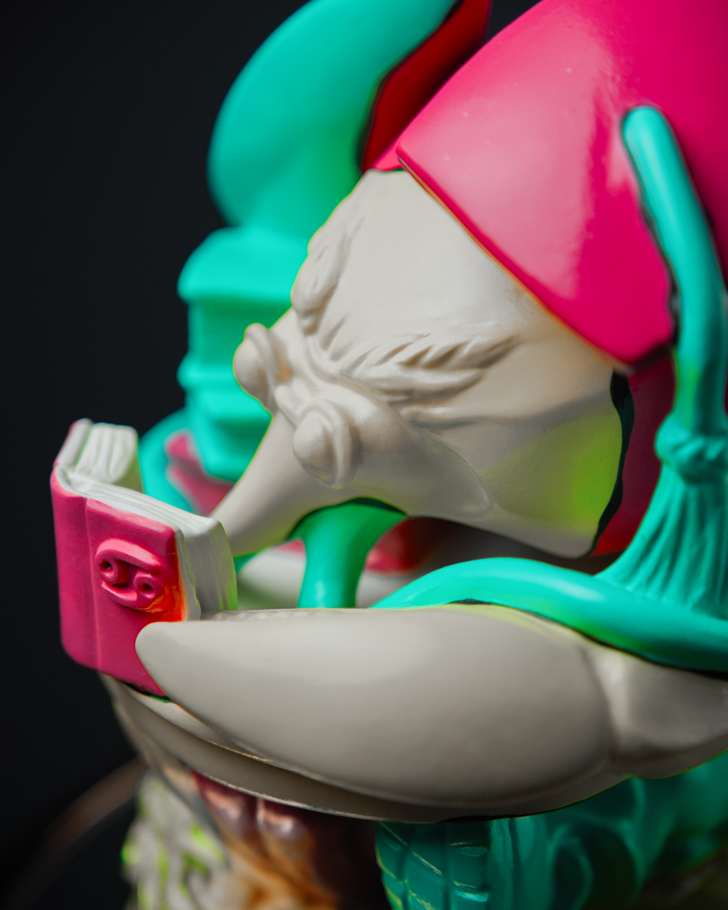 Statuette Cancer – The Fool’s Theatre Zodiac