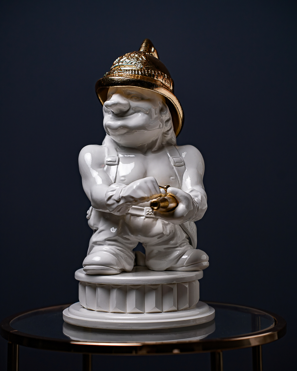 Statuette The Firefighting Aquarius with Gold