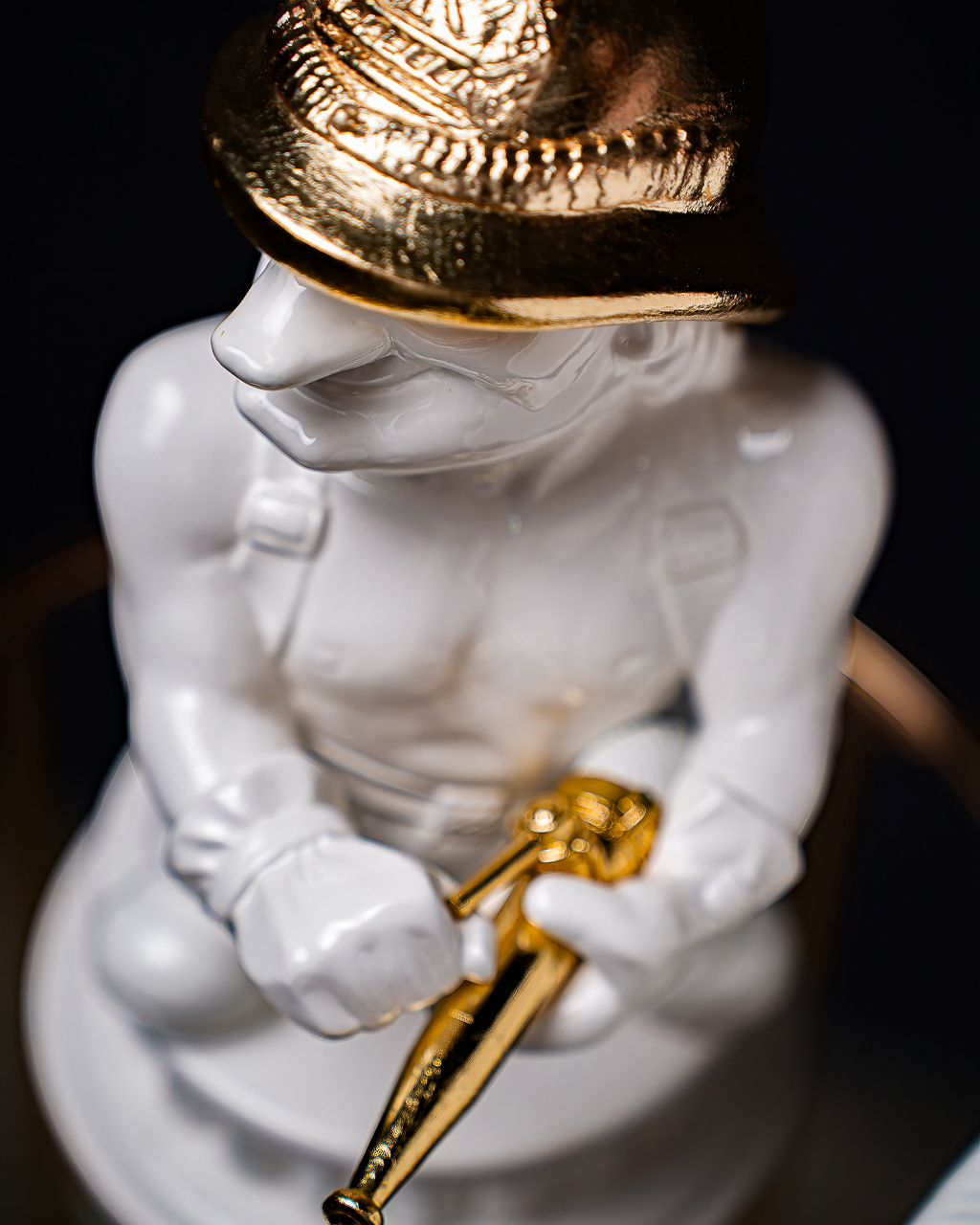 Statuette The Firefighting Aquarius with Gold