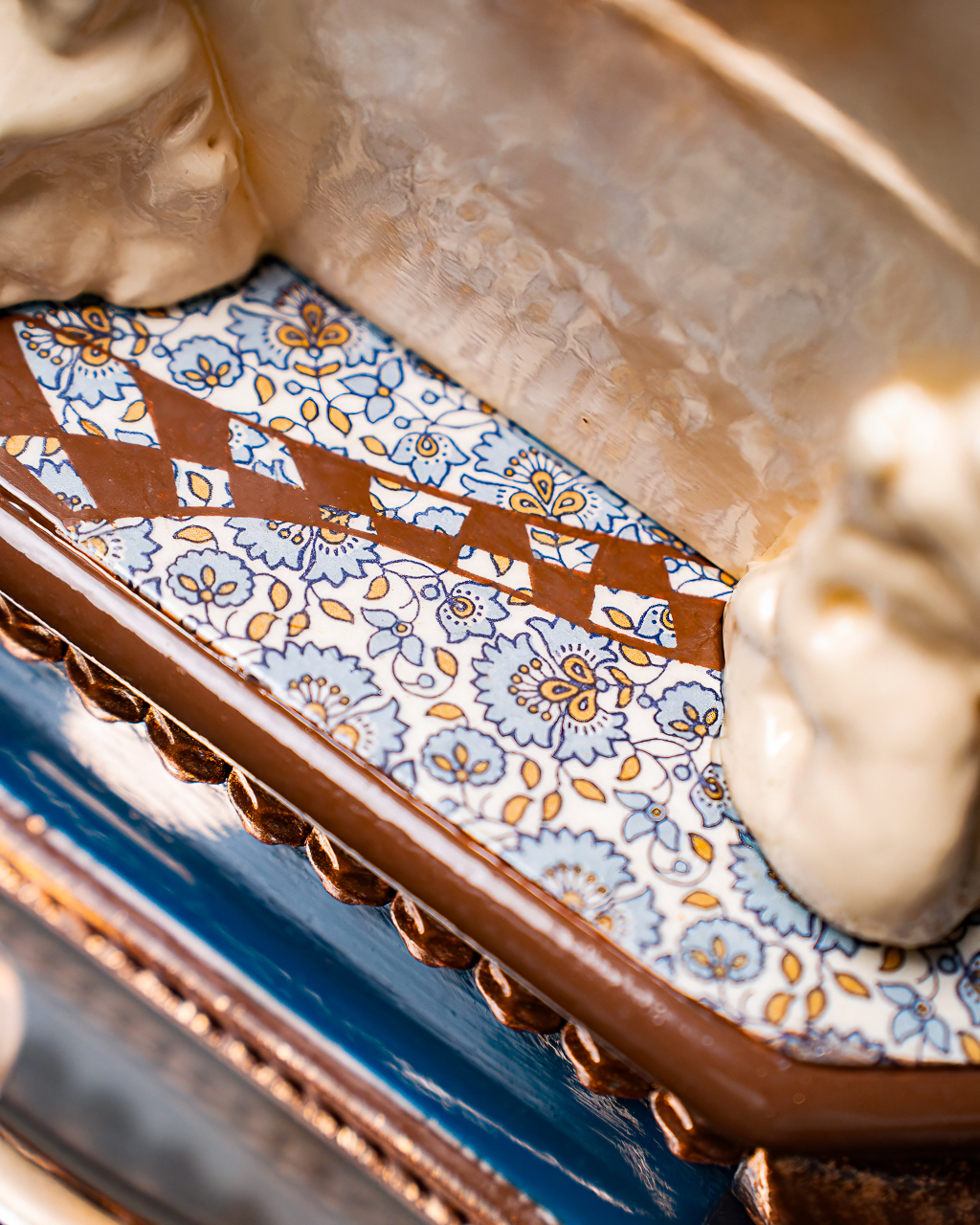 Statuette Leo – Blue Masquerade