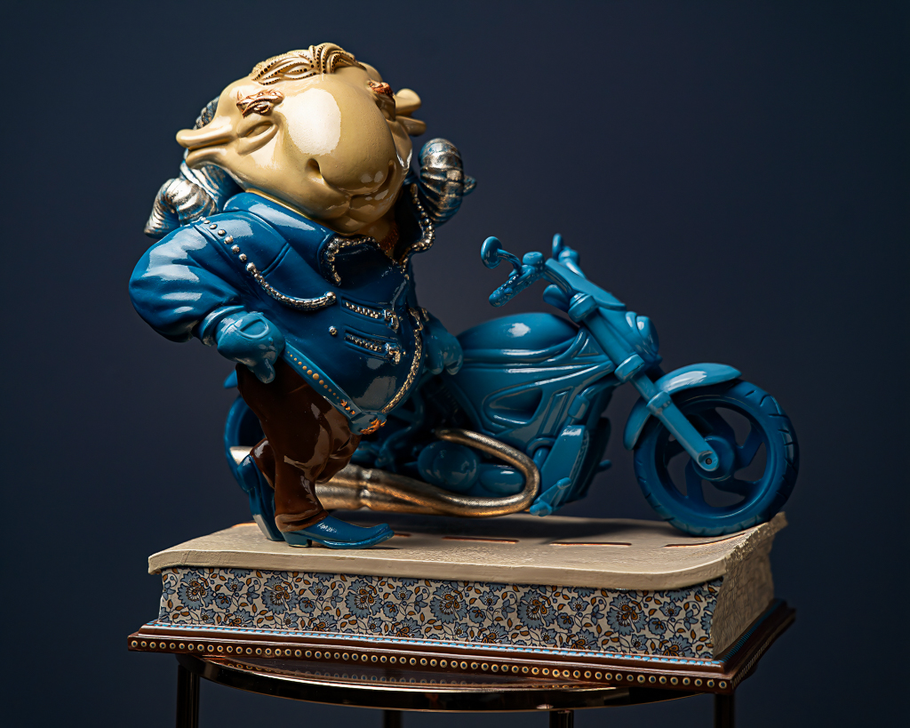 Statuette Aries – Blue Masquerade